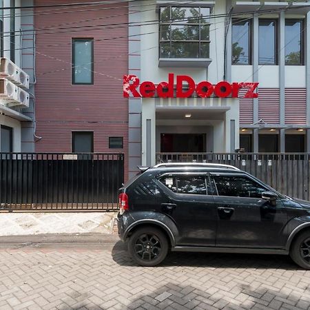 Reddoorz Near Grand City Mall 2 Сурабая Екстер'єр фото