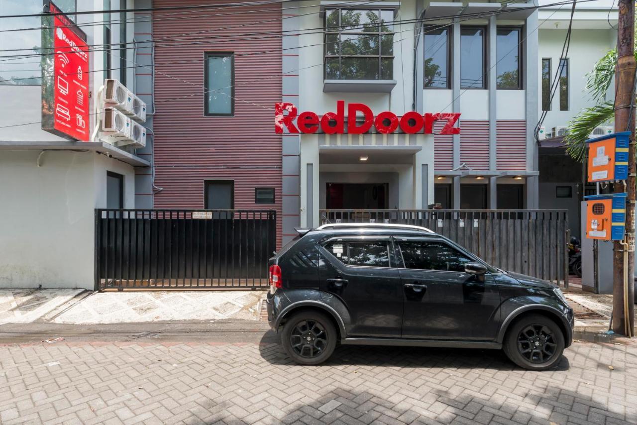 Reddoorz Near Grand City Mall 2 Сурабая Екстер'єр фото